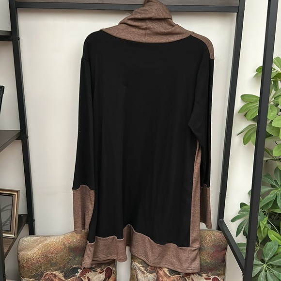 Women’s tunic - Picture 3 of 3